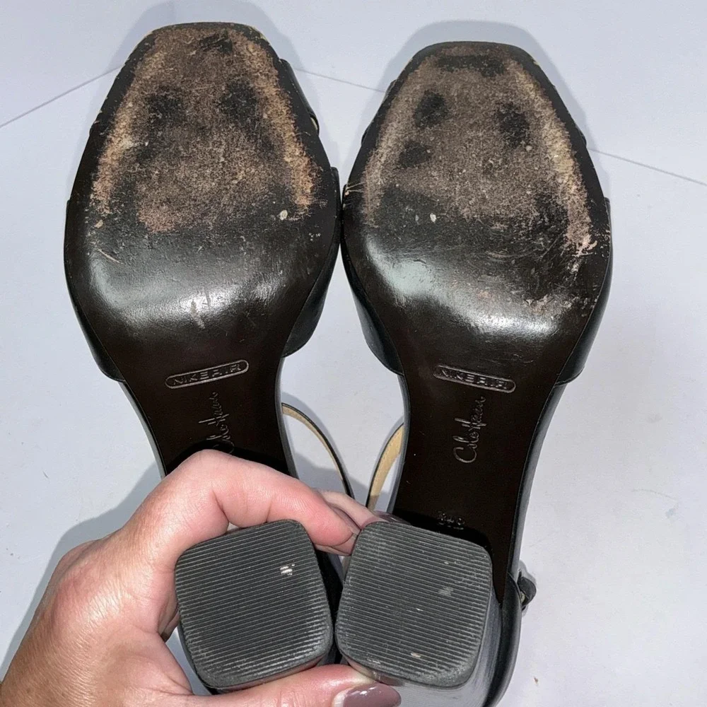 Cole‎ Haan NikeAir Black Leather T-Strap Sandals Size 8.5B Chunky Heel Peep Toe